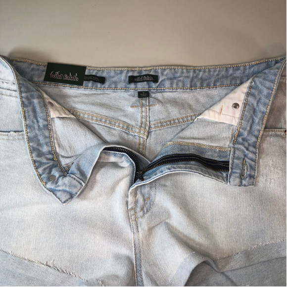 Wild Fable NWT Highest Rise Cheeky Light Wash Distressed Shorts Size 12/31 waist - Picture 10 of 12
